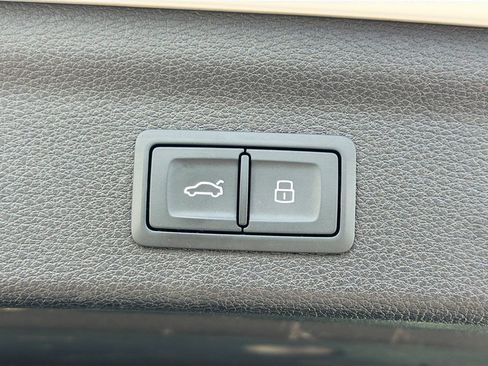 Used 2020 Audi Q3 2.0T Premium image 14