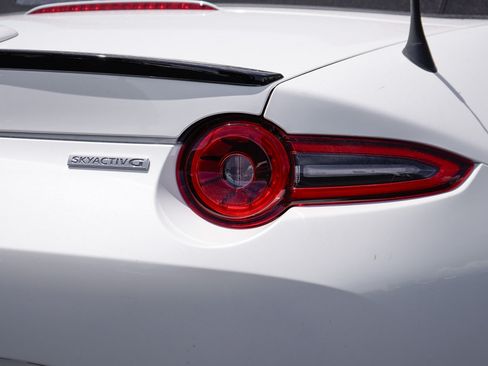 New 2026 MAZDA MX-5 Miata Club w/ Appearance Package RWD image 15