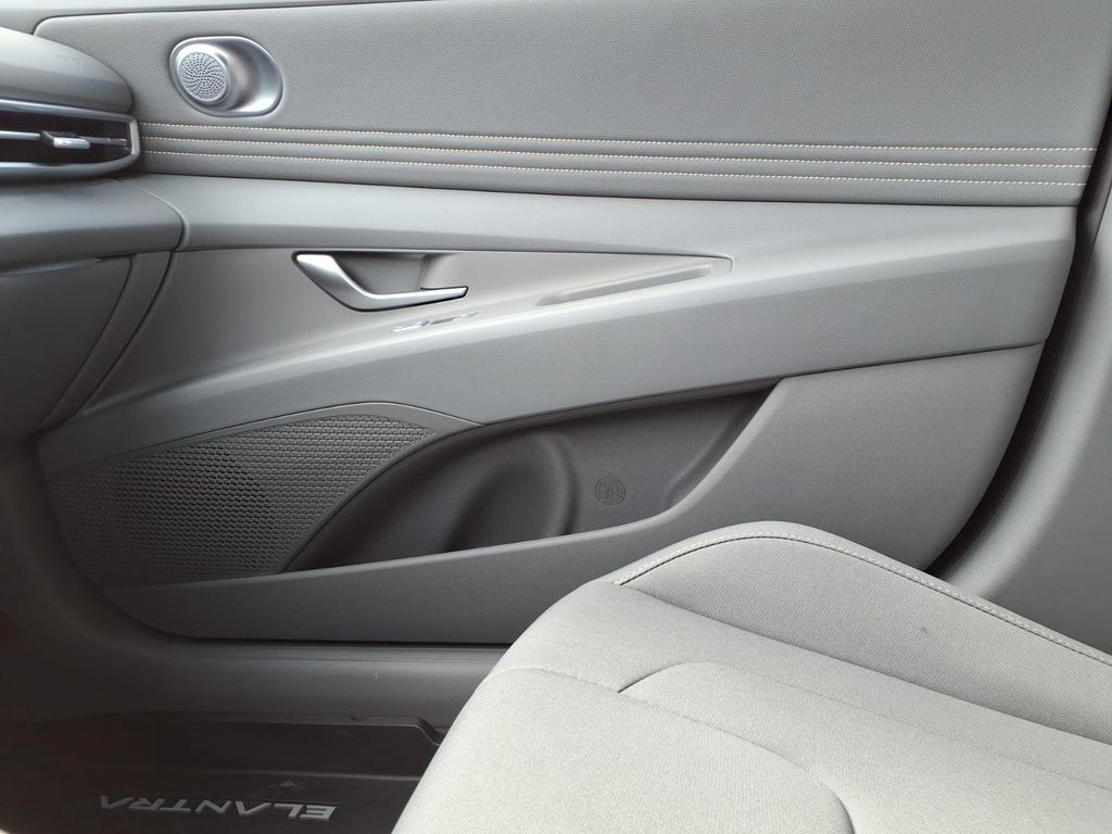 Certified 2026 Hyundai Elantra Sport FWD image 23