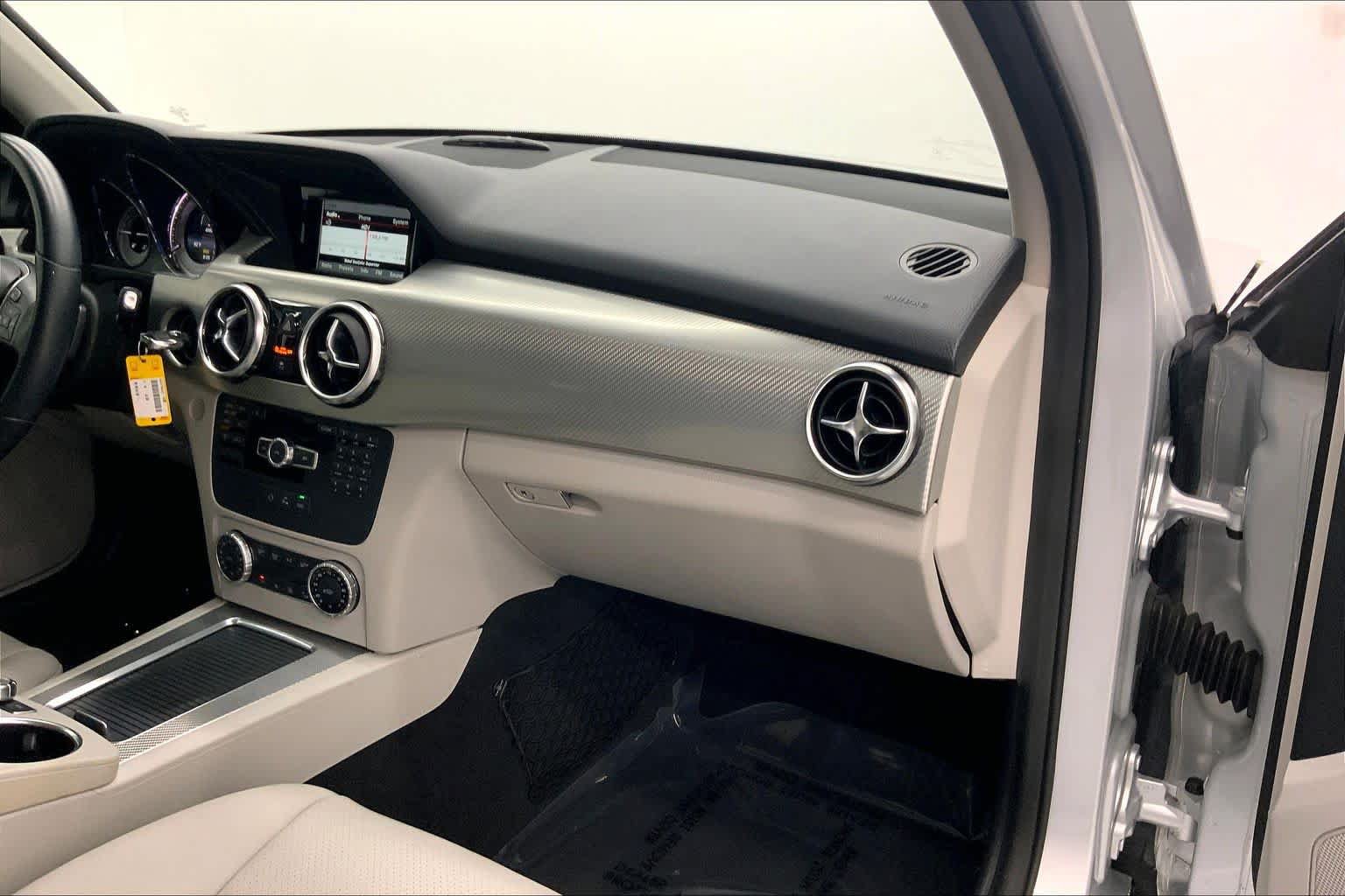 Used 2014 Mercedes-Benz GLK 350 2WD image 26