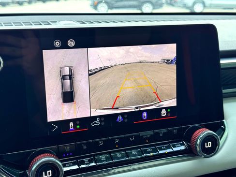 Used 2024 GMC Canyon AT4X image 30