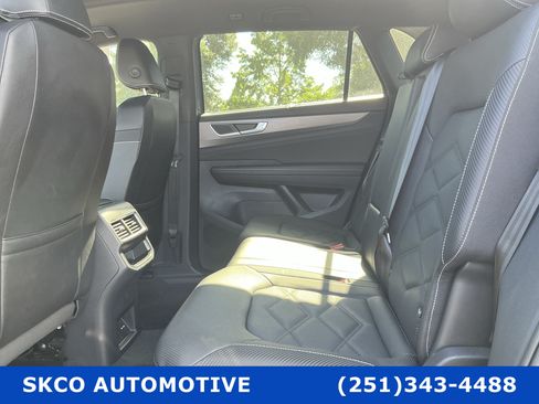 Used 2025 Volkswagen Atlas Cross Sport SE AWD/4WD image 14