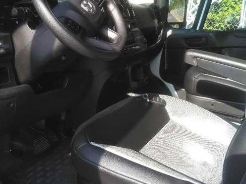 Used 2025 RAM ProMaster 3500 w/ Convenience Group FWD image 9