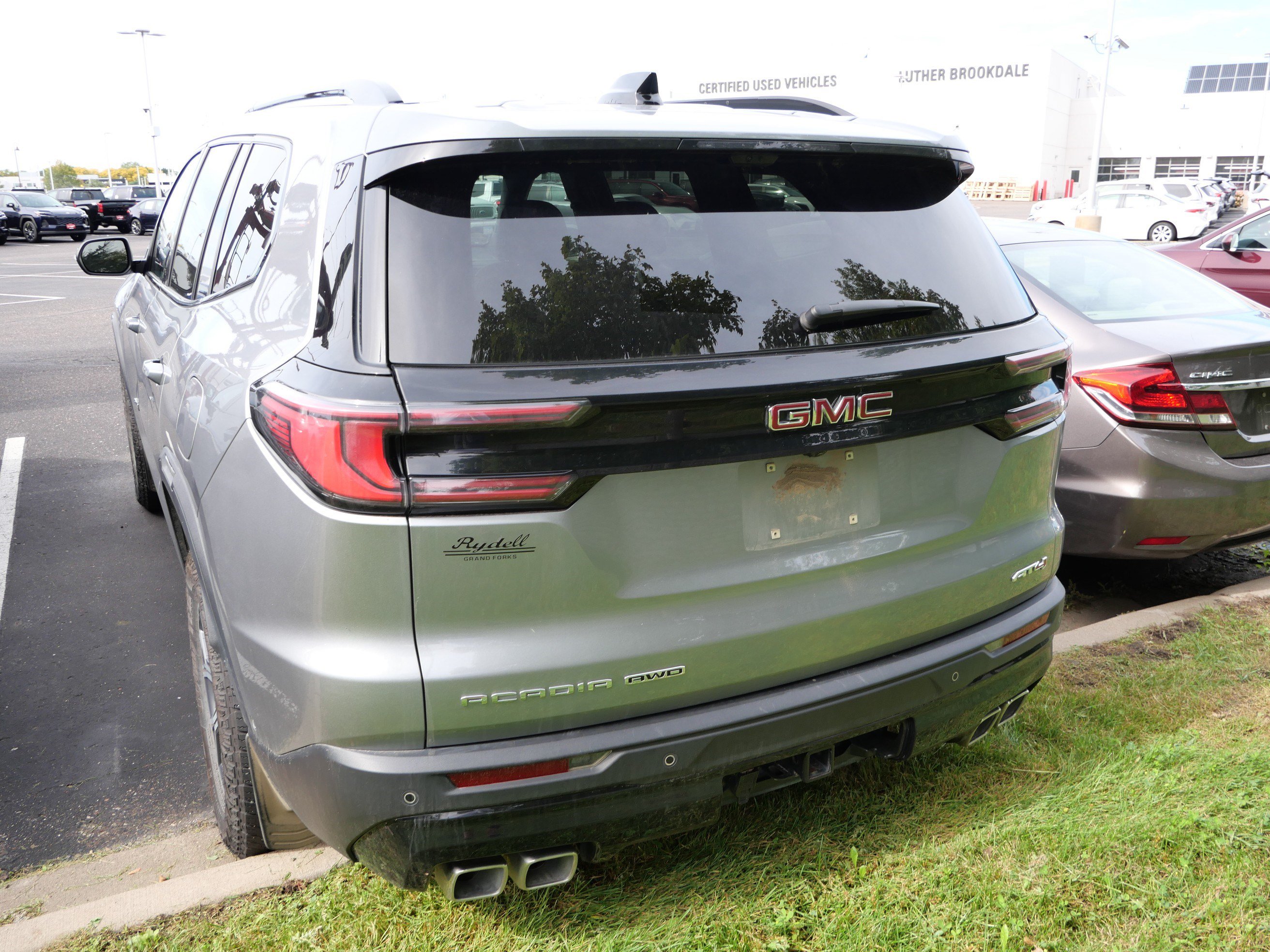 Used 2025 GMC Acadia AT4 w/ Super Cruise Package AWD/4WD image 7