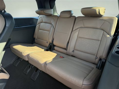 Used 2025 Lincoln Navigator Black Label image 11
