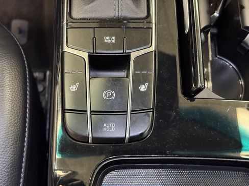 Used 2019 Kia Cadenza Technology image 35