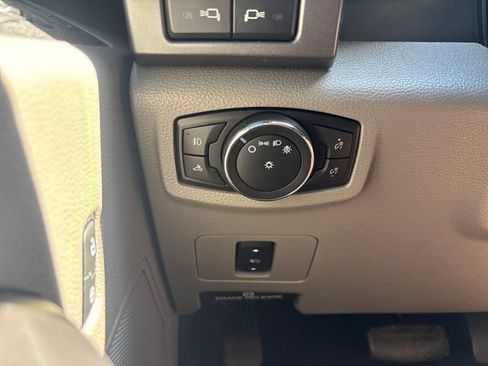 Used 2021 Ford F250 XLT w/ XLT Premium Package AWD/4WD image 27