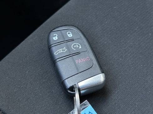 Used 2019 Dodge Challenger SXT image 27