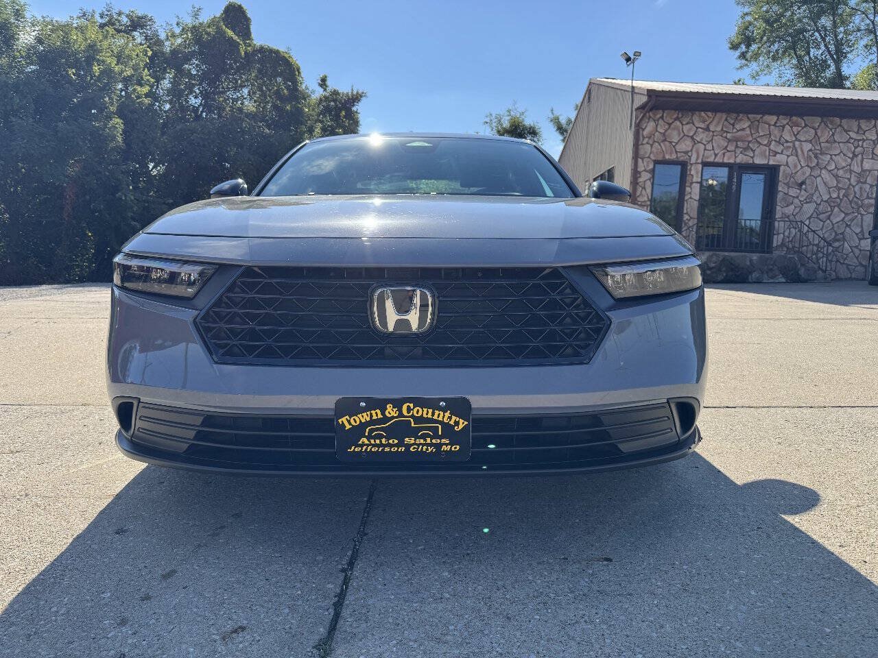 Used 2023 Honda Accord Sport image 2