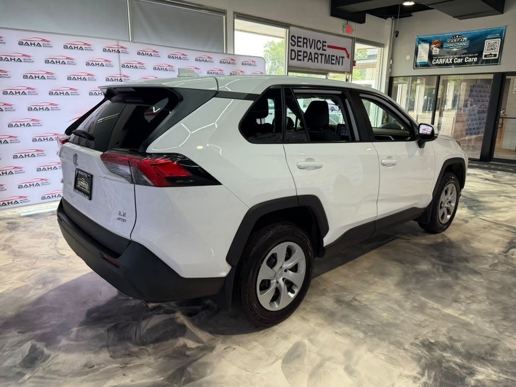 Used 2022 Toyota RAV4 LE AWD/4WD image 7