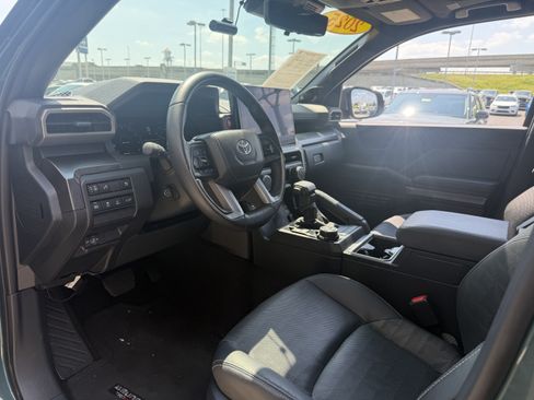 Used 2025 Toyota 4Runner TRD Off-Road Premium w/ Tow Technology Package AWD/4WD image 31