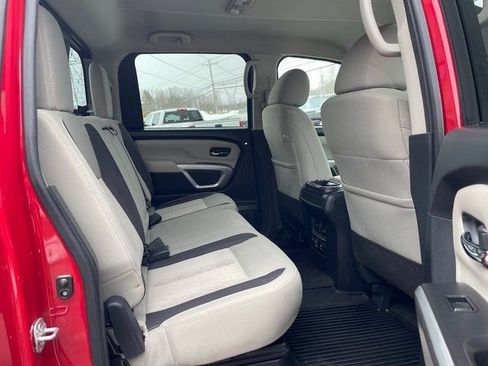 Used 2022 Nissan Titan SV w/ SV Convenience Package image 14