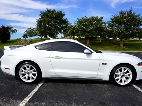 Used 2022 Ford Mustang GT Premium w/ Equipment Group 401A image 8