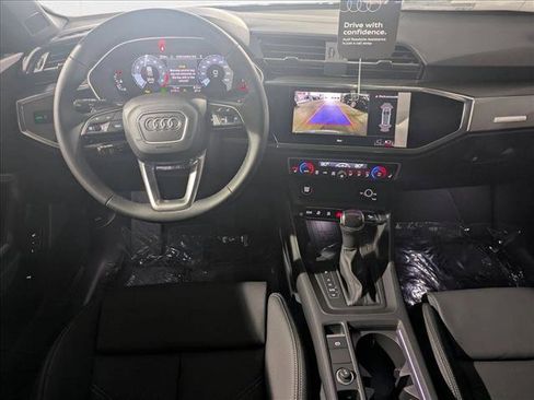 New 2025 Audi Q3 2.0T Premium image 16