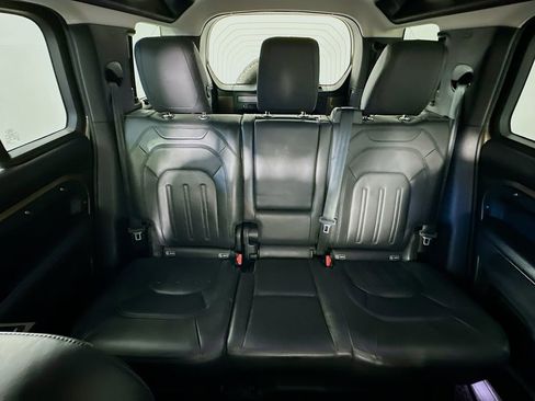 Used 2020 Land Rover Defender 110 SE AWD/4WD image 13
