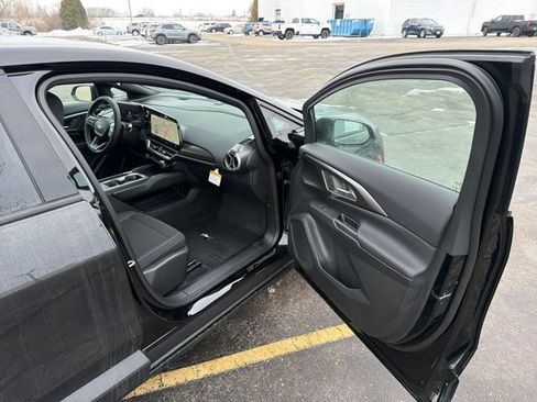 New 2026 Chevrolet Equinox EV LT image 28