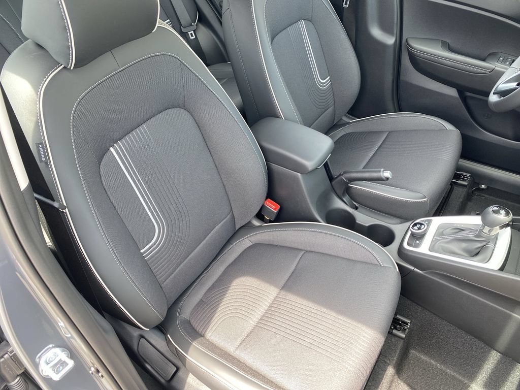 New 2026 Hyundai Venue SEL FWD image 31