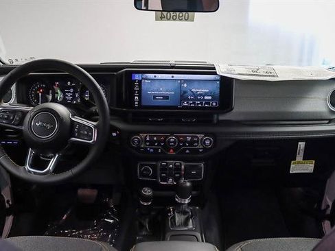 New 2024 Jeep Wrangler Unlimited Sahara image 39