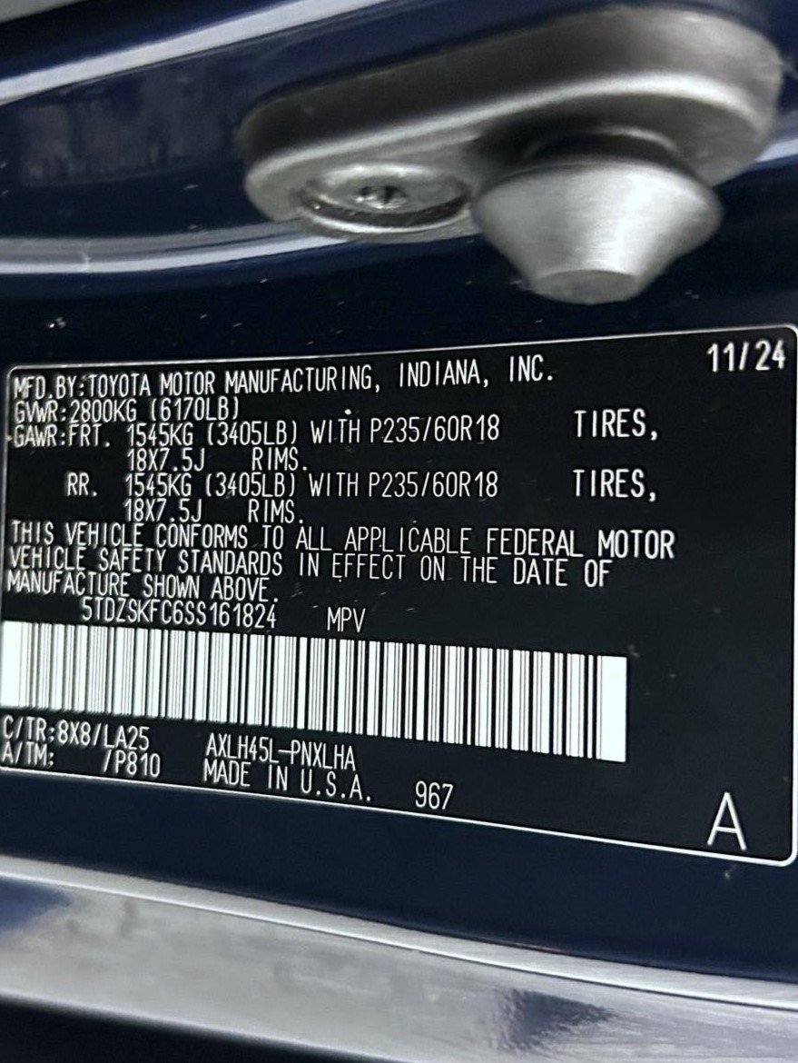 Used 2025 Toyota Sienna Limited AWD/4WD image 29