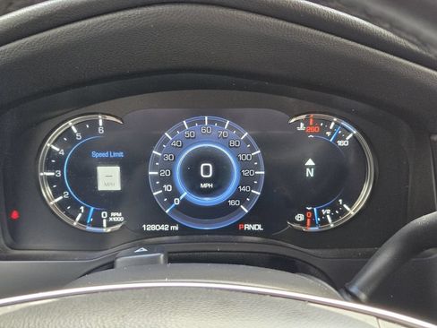 Used 2017 Cadillac Escalade Luxury RWD image 12