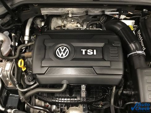Used 2017 Volkswagen GTI SE image 34
