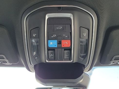 Used 2025 Jeep Grand Cherokee Altitude AWD/4WD image 20