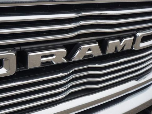 Used 2022 RAM 2500 Laramie AWD/4WD image 12