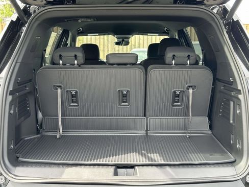 New 2026 Chevrolet Traverse LT w/ Midnight/Sport Edition FWD image 23