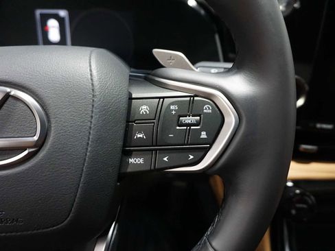 Used 2025 Lexus NX 250 FWD image 17