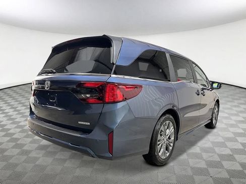 New 2026 Honda Odyssey Touring image 6