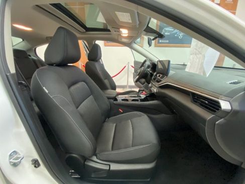 Used 2024 Nissan Altima 2.5 SV w/ SV Premium Package image 21