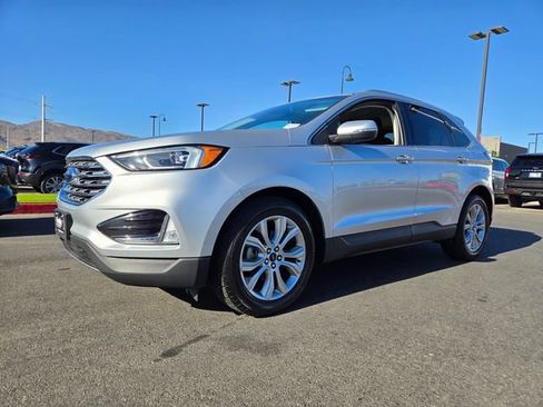 Used 2019 Ford Edge Titanium FWD image 2