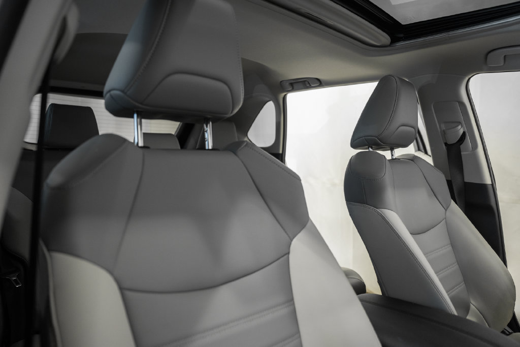 Certified 2025 Toyota RAV4 XLE Premium AWD/4WD image 34