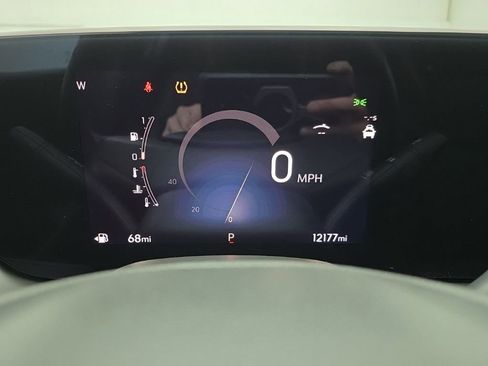 Used 2025 Buick Encore GX Avenir w/ Avenir Technology Package AWD/4WD image 31