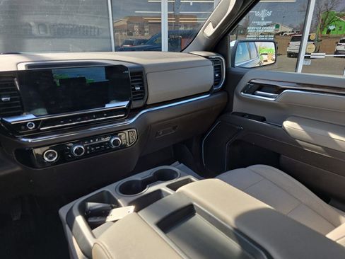 Used 2024 GMC Sierra 1500 SLE w/ LPO, GMC Protection Package image 12