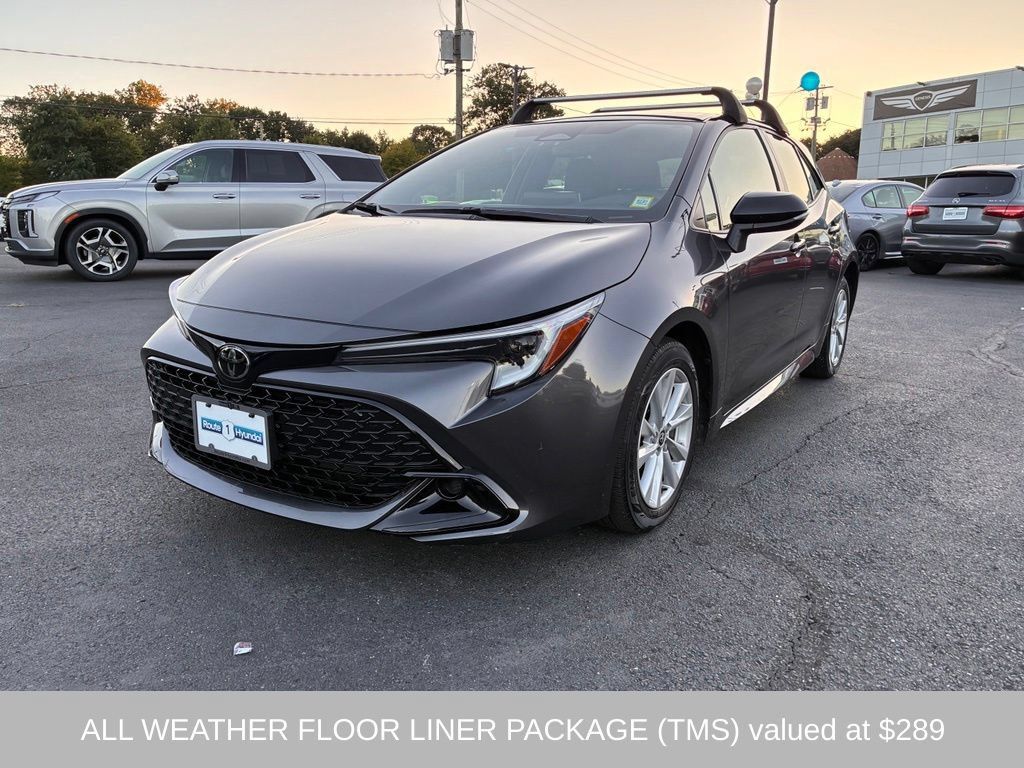 Used 2023 Toyota Corolla SE FWD image 3