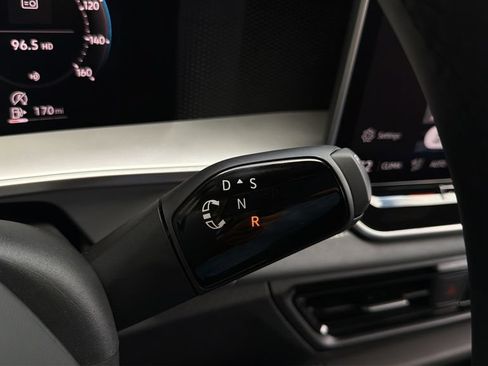 New 2026 Volkswagen Tiguan SE R-Line FWD image 15