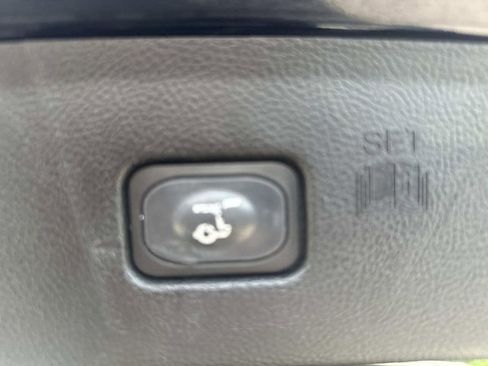 Used 2023 Ford Edge SEL w/ Convenience Package AWD/4WD image 8