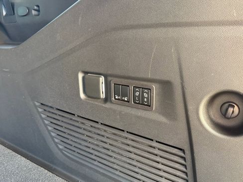 Used 2024 Chevrolet Suburban Z71 w/ Off-Road Capability Package image 6