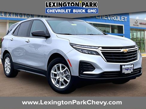 Used 2022 Chevrolet Equinox LS w/ LS Convenience Package image 1
