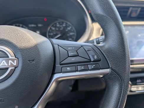 Used 2022 Nissan Kicks SV FWD image 21
