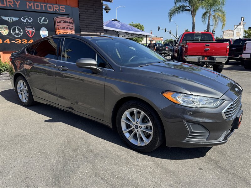 Used 2019 Ford Fusion SE FWD image 17