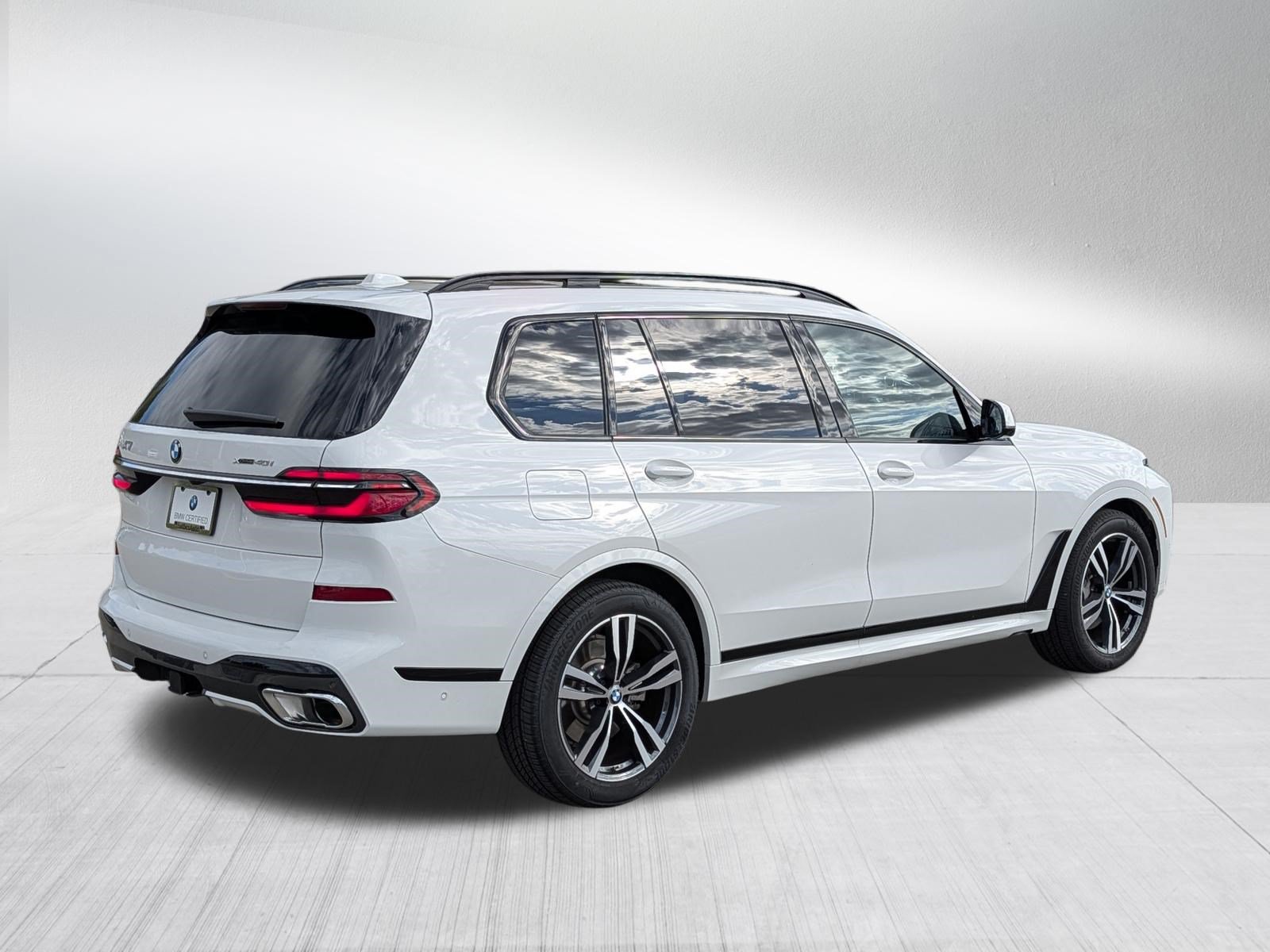 Certified 2026 BMW X7 xDrive40i w/ M Sport Package AWD/4WD image 7