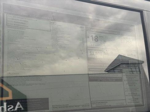 New 2024 Land Rover Defender 110 X-Dynamic SE image 18