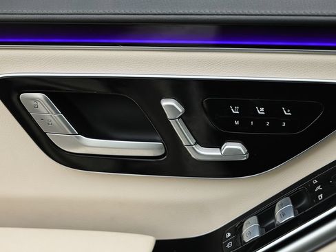 Used 2022 Mercedes-Benz S 500 4MATIC image 16