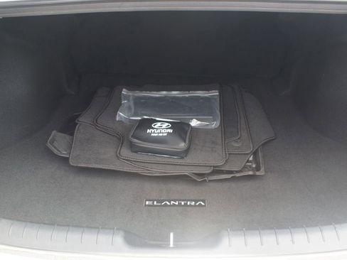 Used 2025 Hyundai Elantra Sport FWD image 16