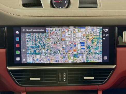 Used 2023 Porsche Cayenne Platinum Edition image 15