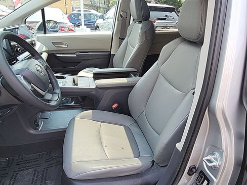 Certified 2023 Toyota Sienna XLE image 22