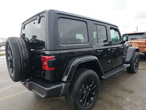 Used 2023 Jeep Wrangler Unlimited Sahara w/ Cold Weather Group image 4