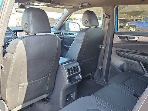 Used 2025 Volkswagen Atlas Cross Sport SE FWD image 16